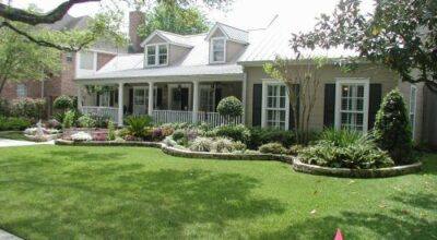 Gaithersburg home front yard after lawn mowing services and landscaping from Moyers Lawn Service